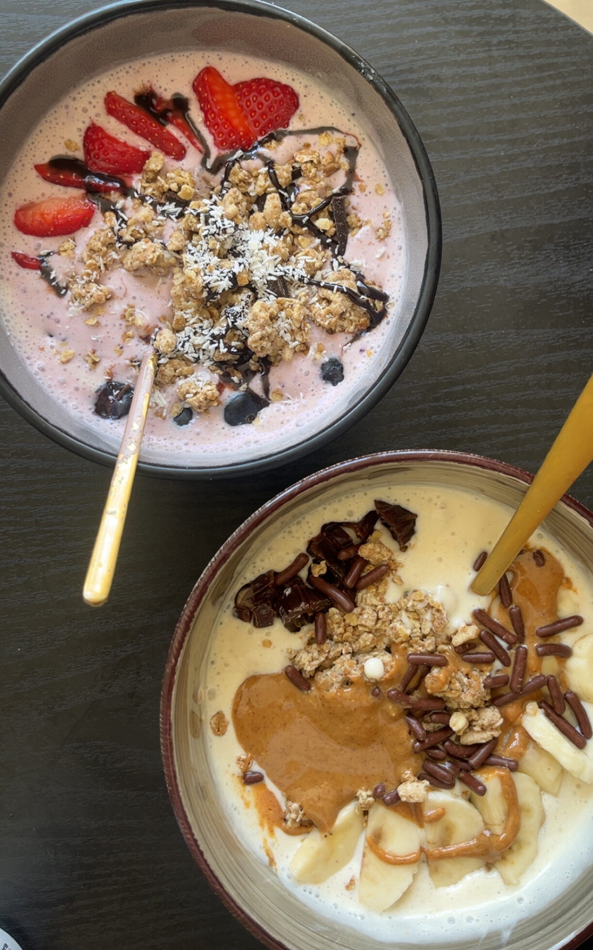Smoothie Protein Bowls : Berry Bomb & Peanut Dream